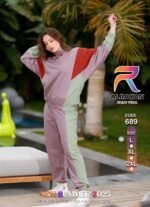 ⁦طقم رياضي نسائي⁩ - الصورة ⁦3⁩