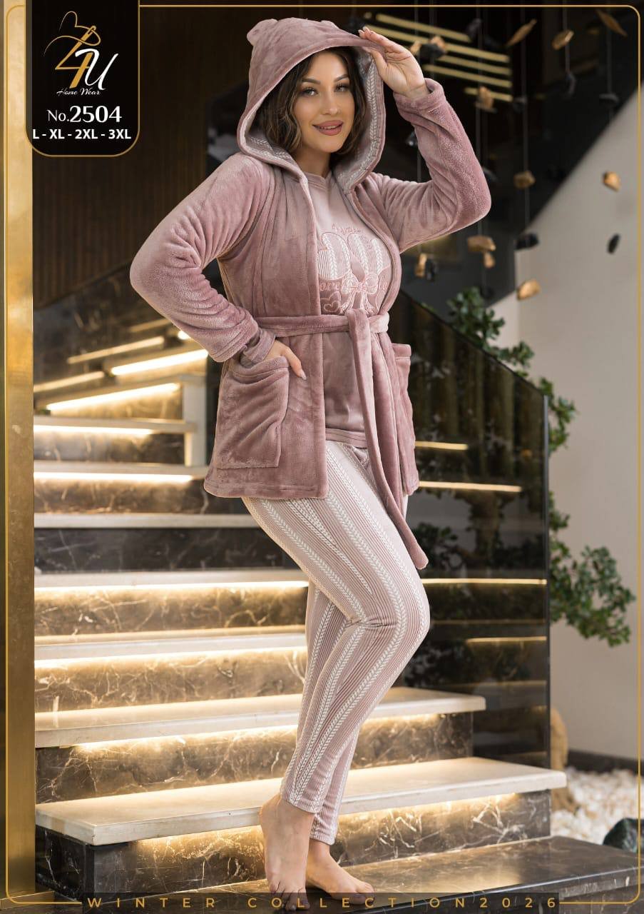 5967313079165372829 بيجامه قطيفه - الصورة 1