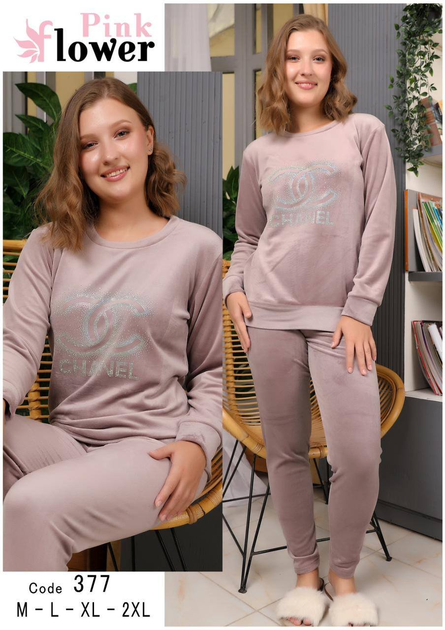 6032933088461000394 بيجامه قطيفه - الصورة 1